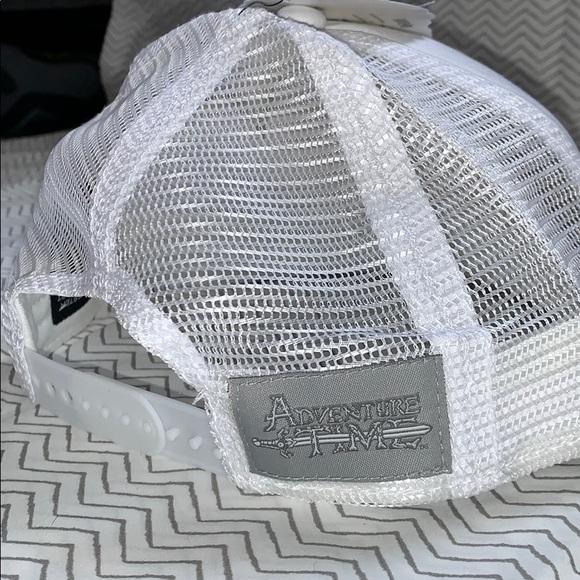 NWT Adventure Time Finn White Trucker Snapback - Picture 3 of 5